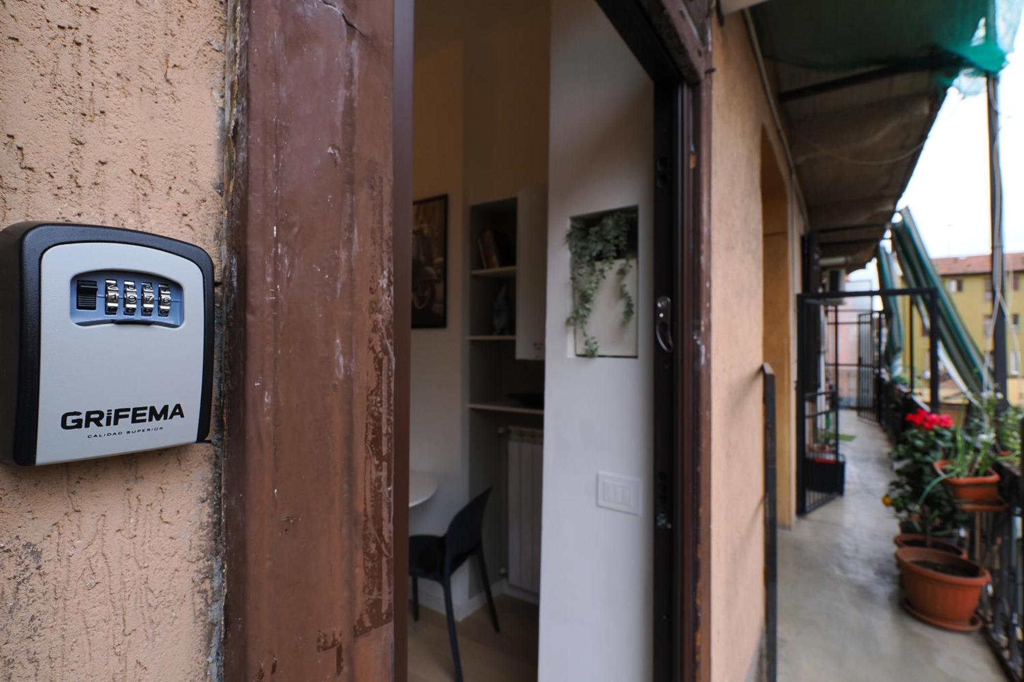 Apartament Primopiano - Arqua Mediolan Zewnętrze zdjęcie